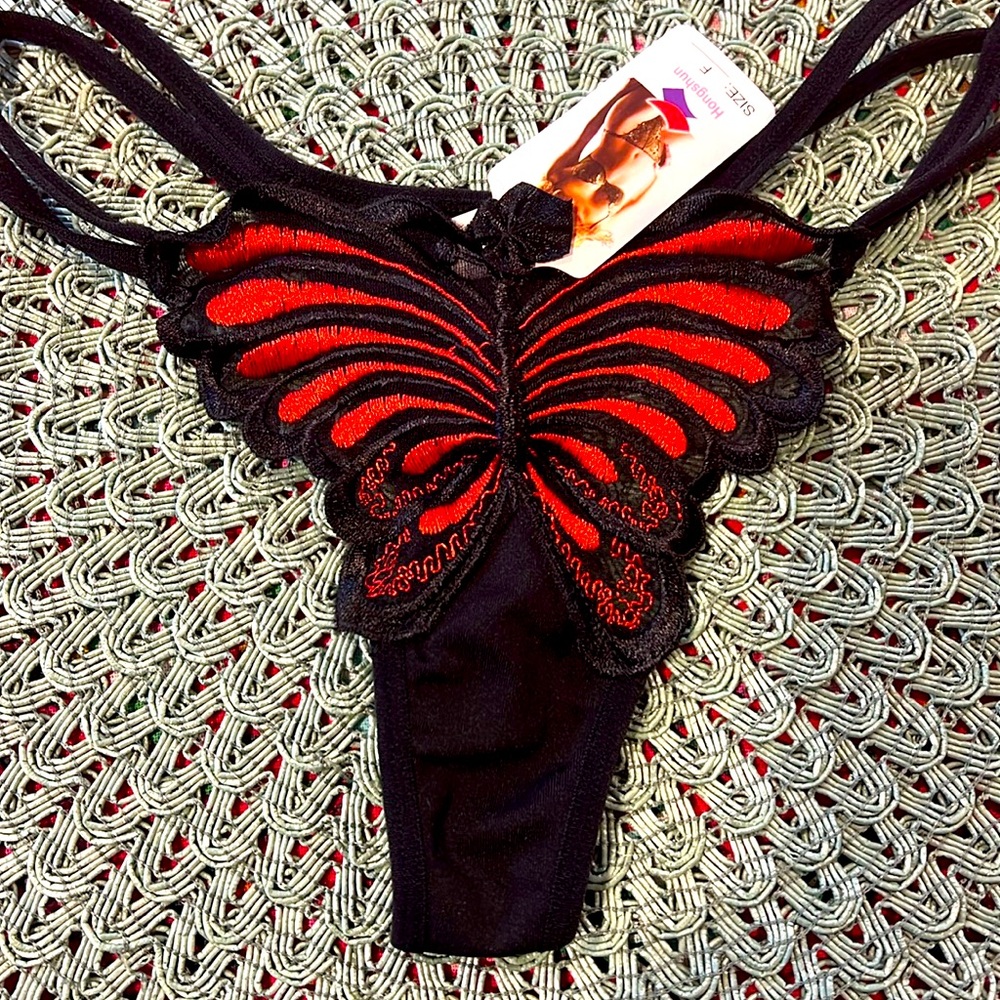 NWT size S-M black thong with red embroidered butterfly 🦋, gorgeous